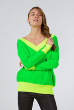DOUBLE V NECK NEON TWO COLOR KNITWEAR SWEATER