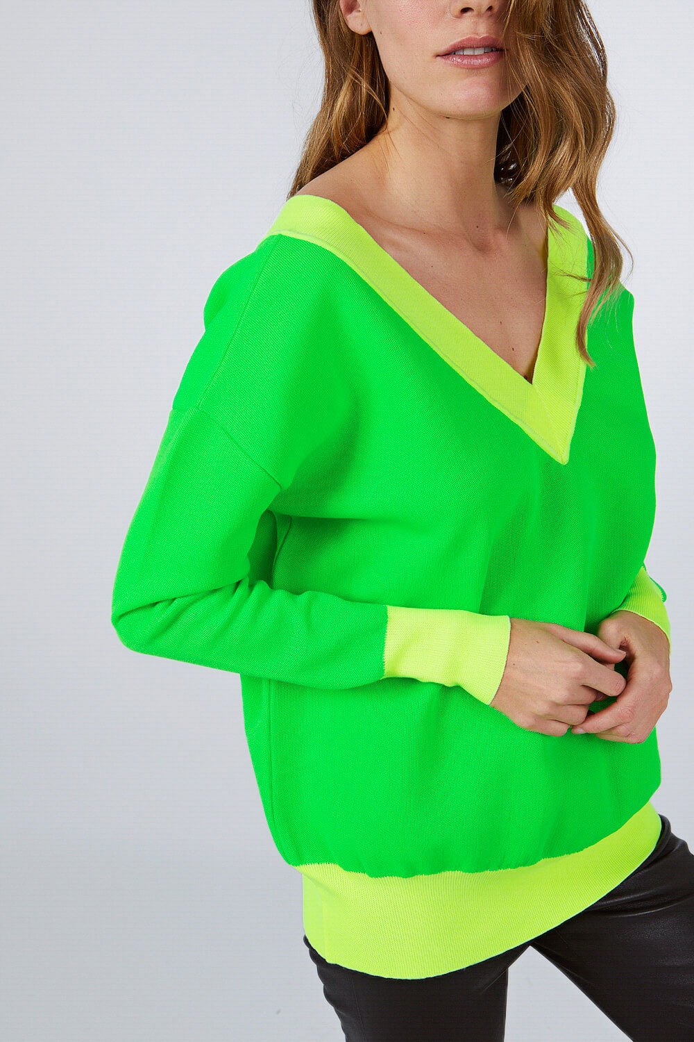 DOUBLE V NECK NEON TWO COLOR KNITWEAR SWEATER