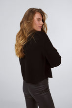 CREW NECK CASHMERE SWEATER