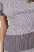 CREW NECK RIBBED TOP GRAY