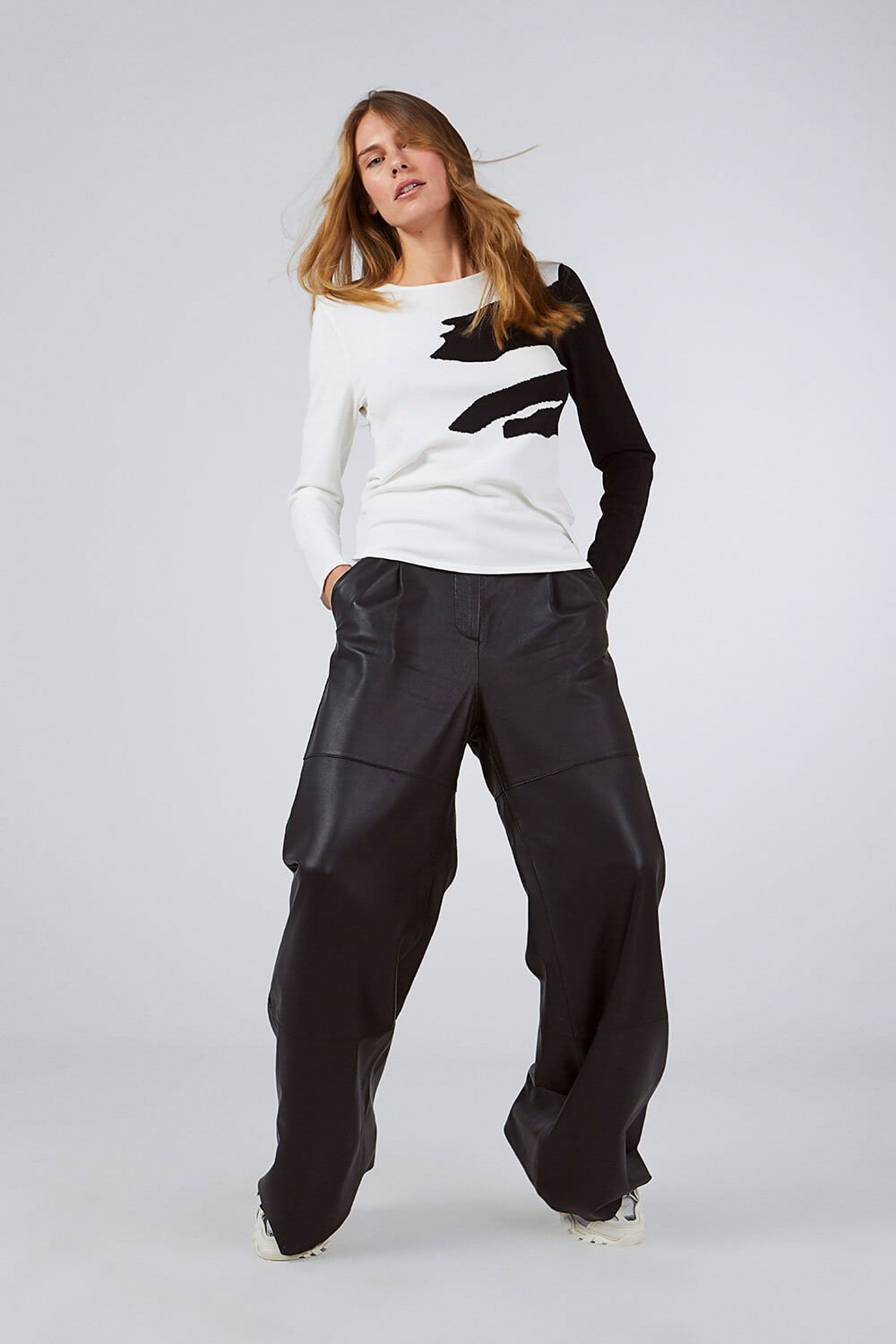 WIDE-LEG LEATHER PANTS BLACK