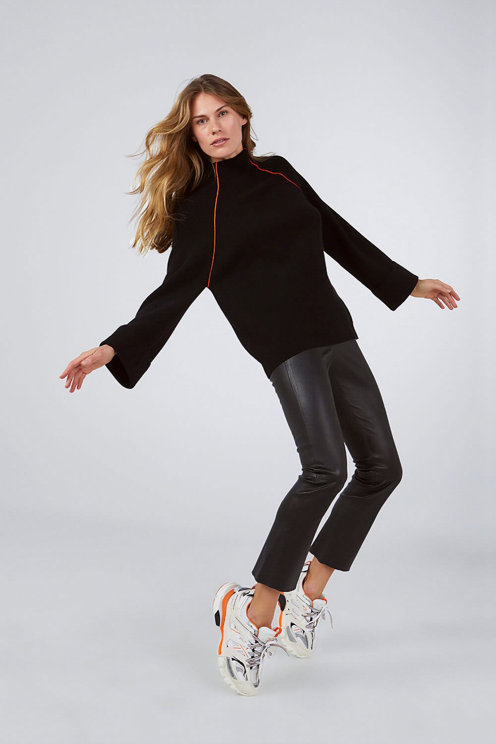 HIGH NECK CASHMERE SWEATER BLACK