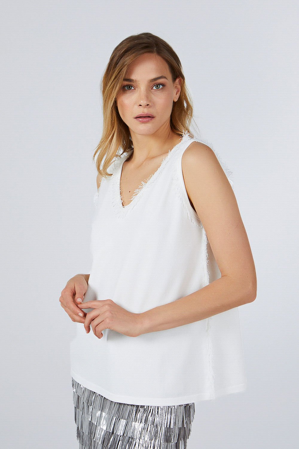 V-NECK FRINGED TOP WHITE