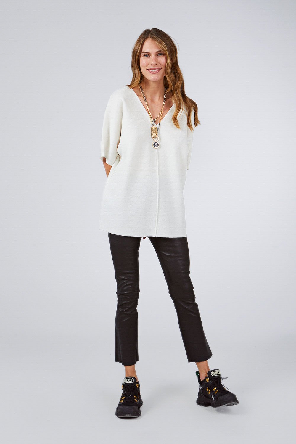 V-NECK RELAXED FIT HALF SLEEVE GLITTERED TOP