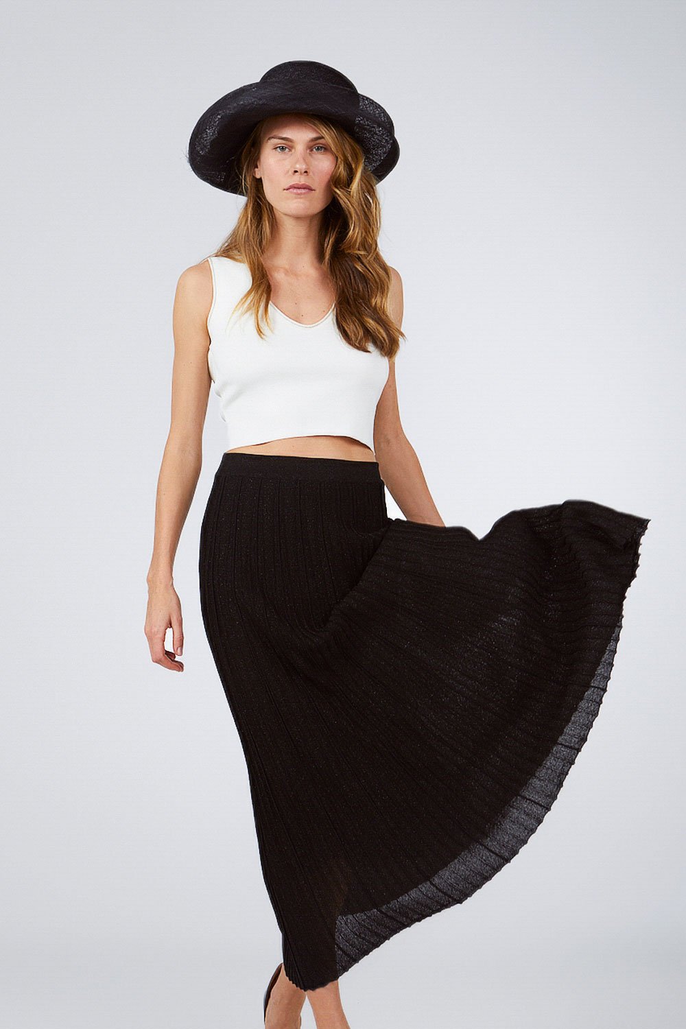 PLEADED LUREX BLACK SKIRT