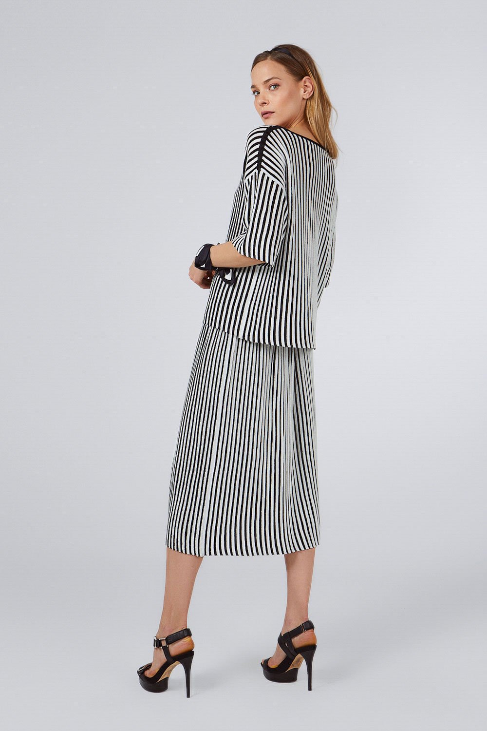 BLACK&WHITE LUREX SWEATER