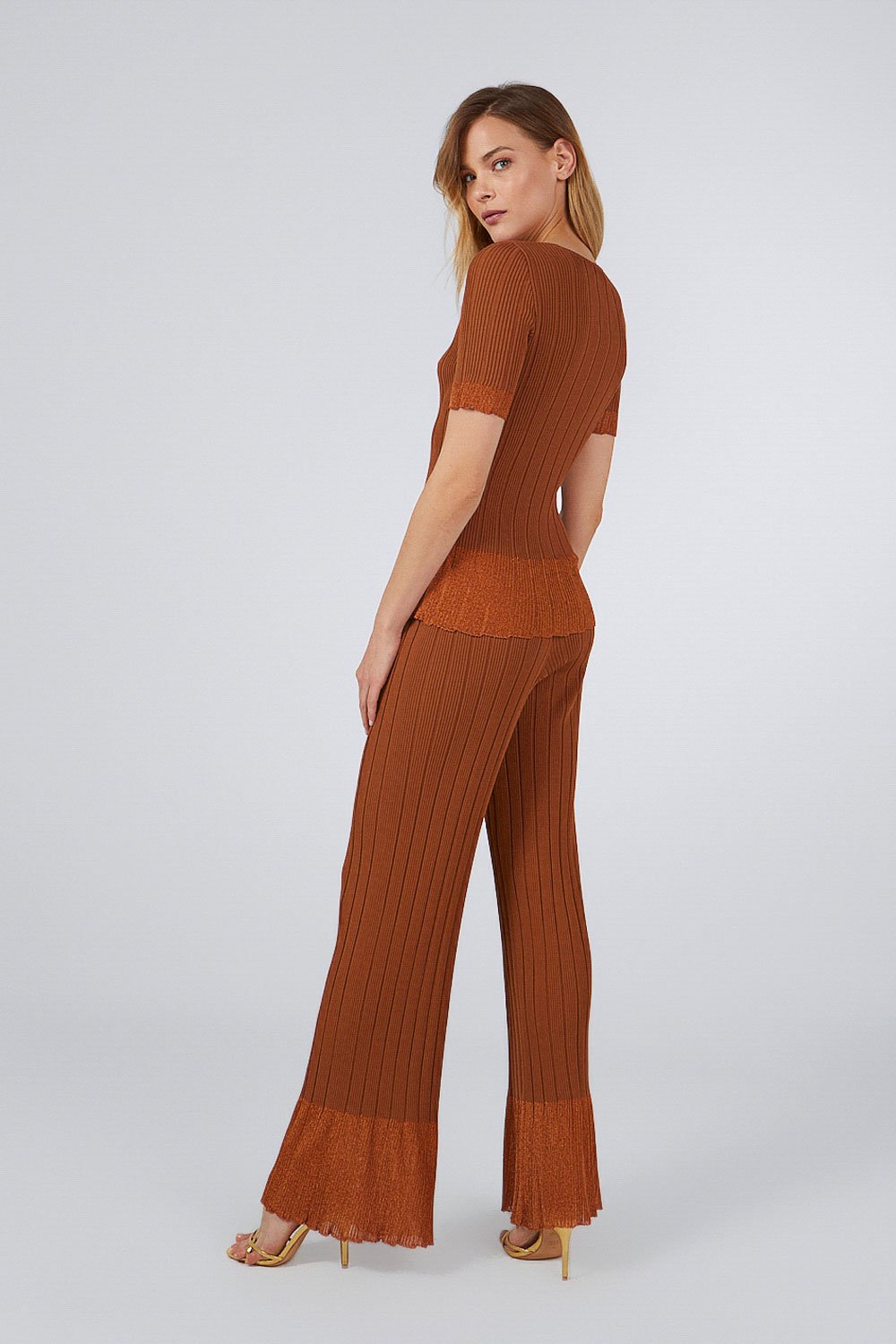 CREW NECK RIBBED TOP BRONZE